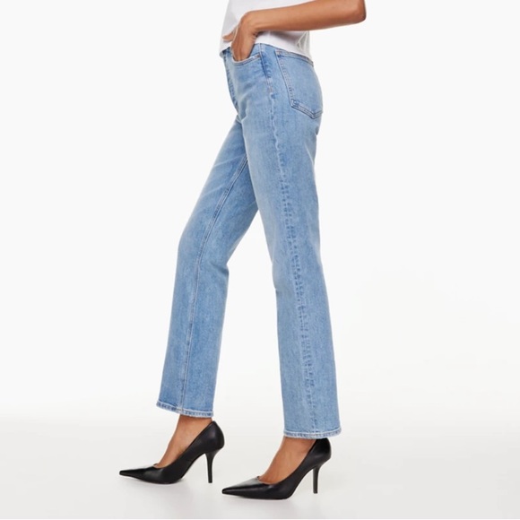 Aritzia Denim - Denim Forum (Aritzia) Arlo High Rise Straight size 27- Length 30